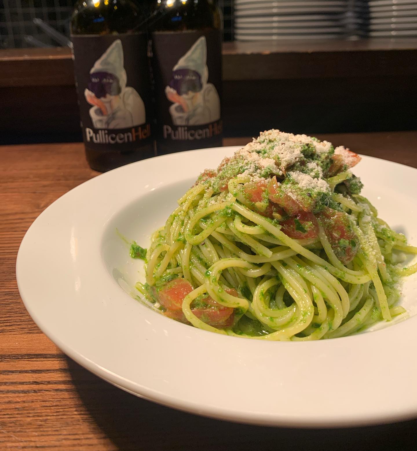 冷製パスタ始めました︎

フレッシュトマトとジェノベーゼの冷製パスタです。

ジェノベーゼソースは畑で収穫した無農薬のバジルを使用しており、バジルの香りはしっかりしていながらさっぱりとした商品となっております。

こちらはディナー限定なので是非お試しください！

あ