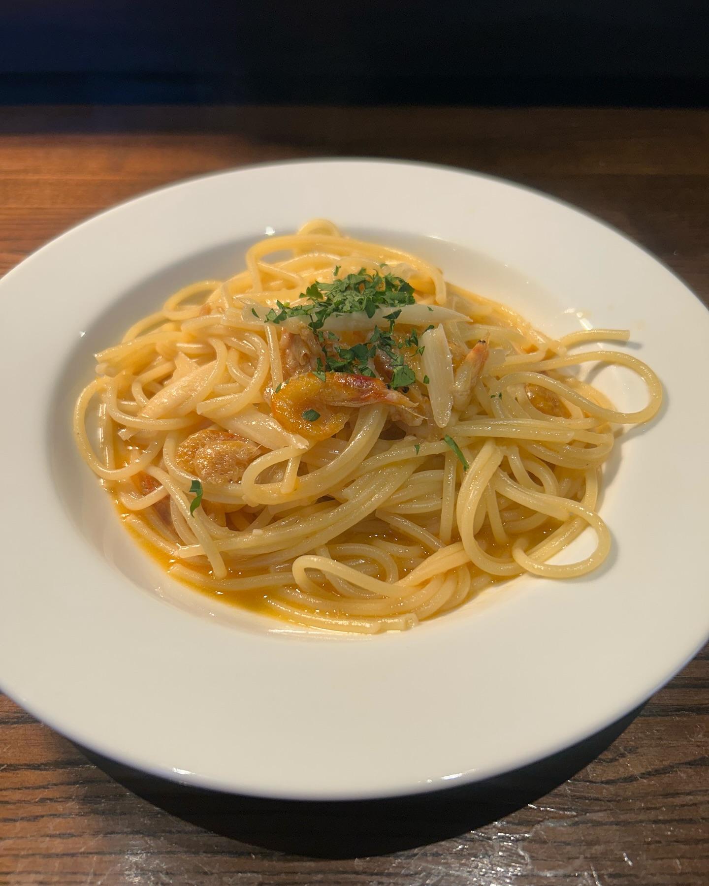 お知らせ

昨年、お客様からご好評いただいた『イタリア産ホワイトアスパラガスとサクラエビのペペロンチーノ』の提供を開始しました️🍽

サクラエビの風味とホワイトアスパラガスのほのかな甘みが相性抜群です
旬の食材をふんだんに使用しており、春を感じられるパスタです☘️
ランチとディナーの両方でご提供しておりますので、ぜひご賞味ください
新鮮なホワイトアスパラガスを毎週仕入れております。
数に限りがごさいますので、ご了承ください

皆さまのご来店お待ちしております